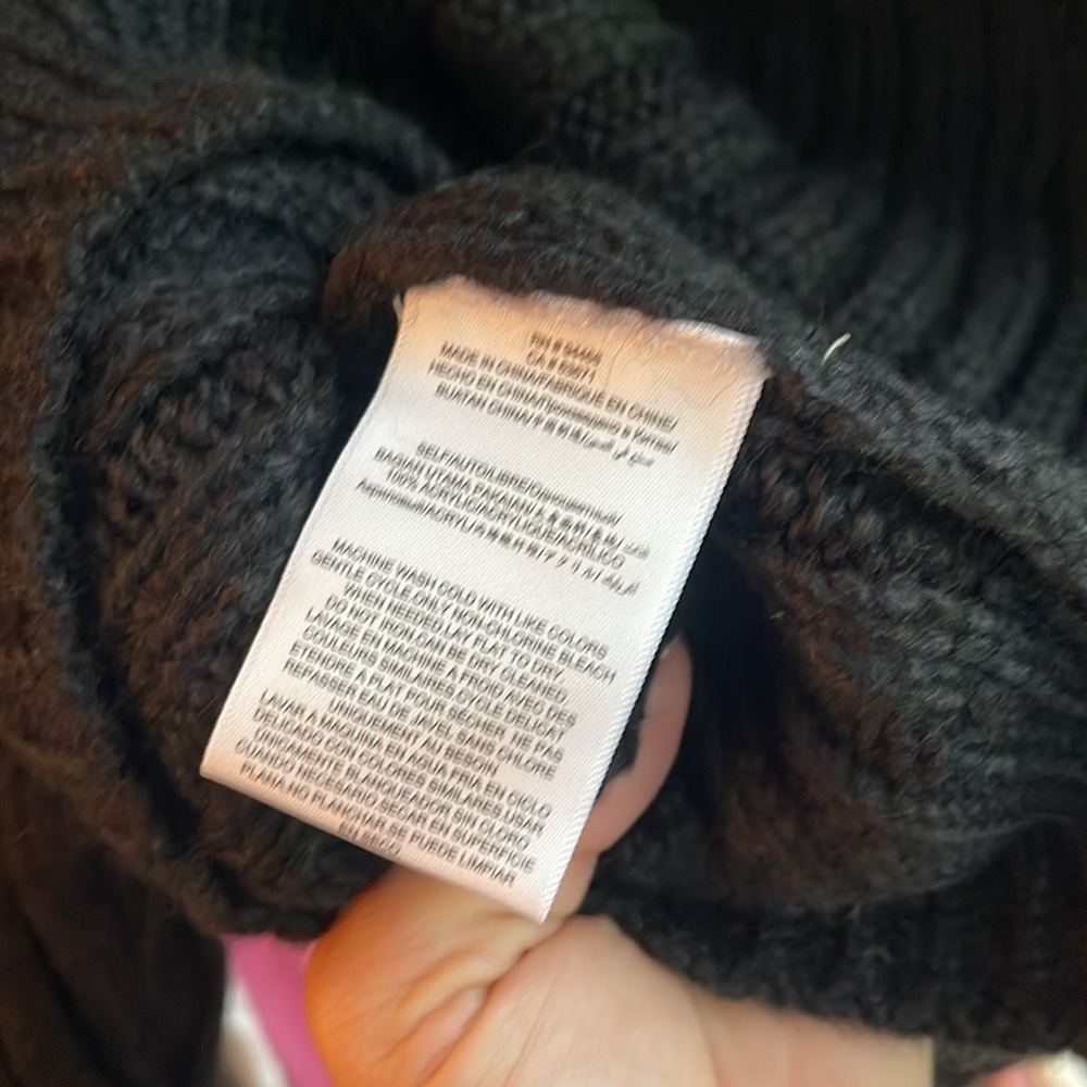 BCBG sweater - Picture 6 of 7